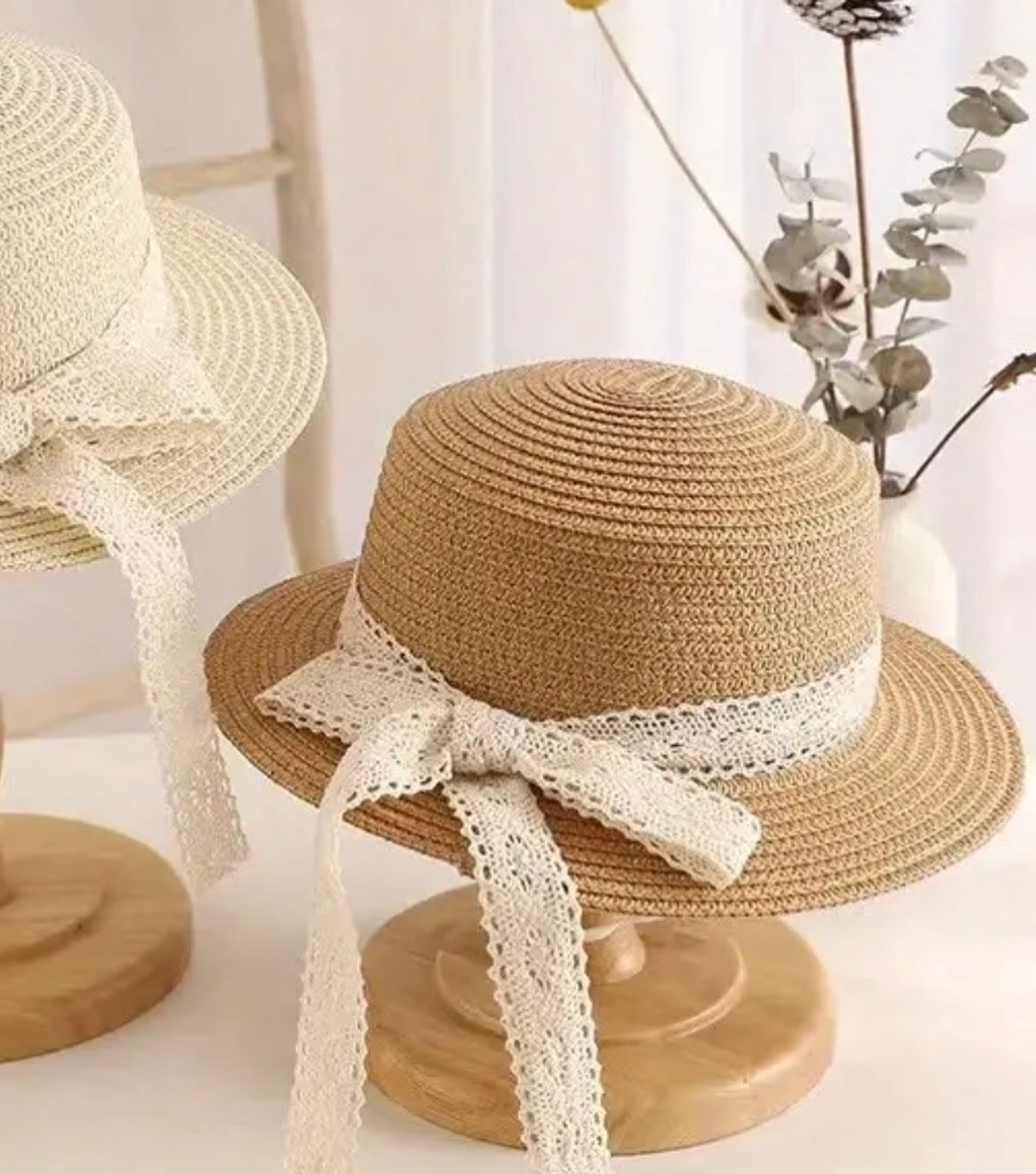 Šeširić pleteni sa mašnom