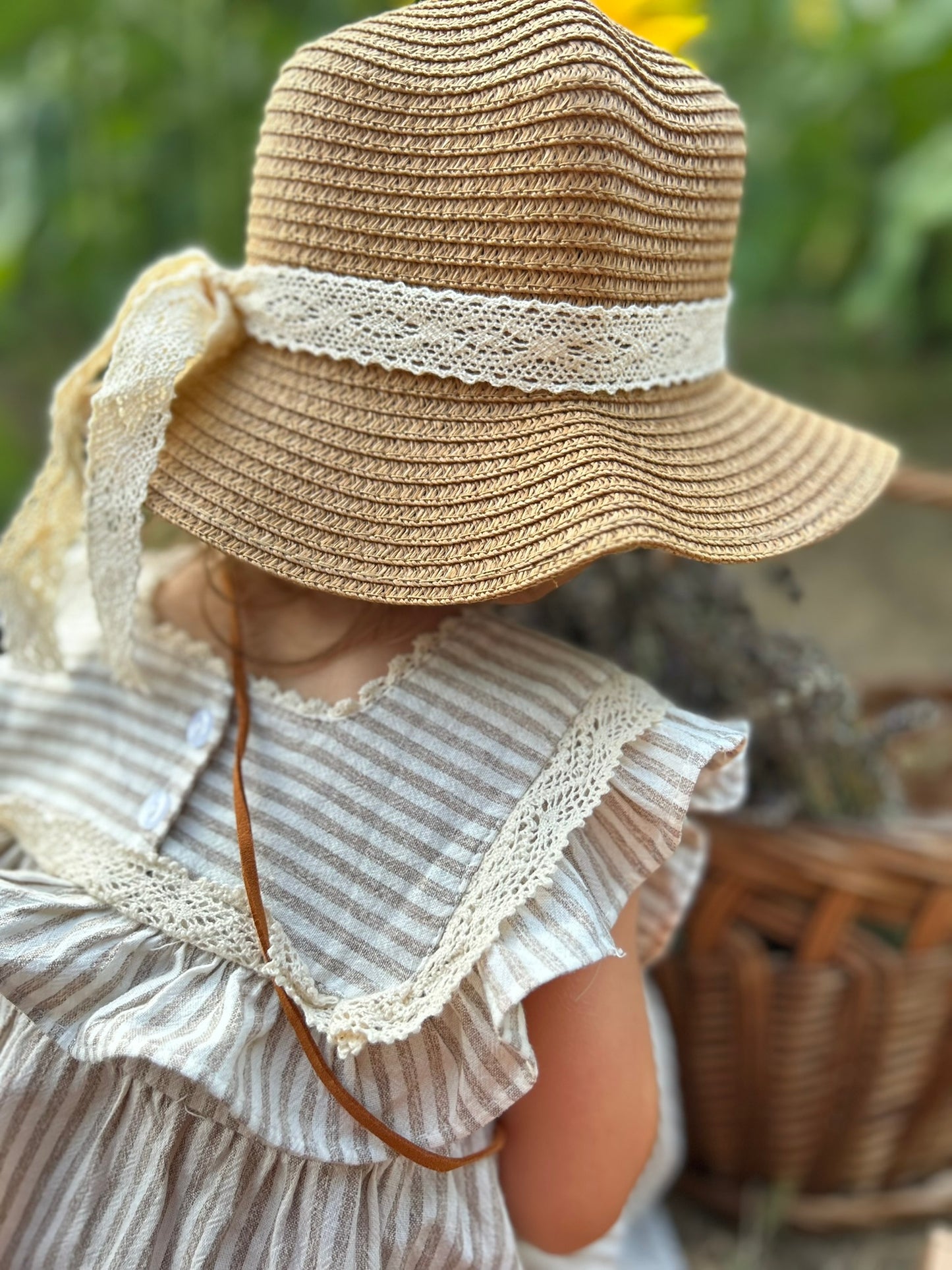 Šeširić pleteni sa mašnom