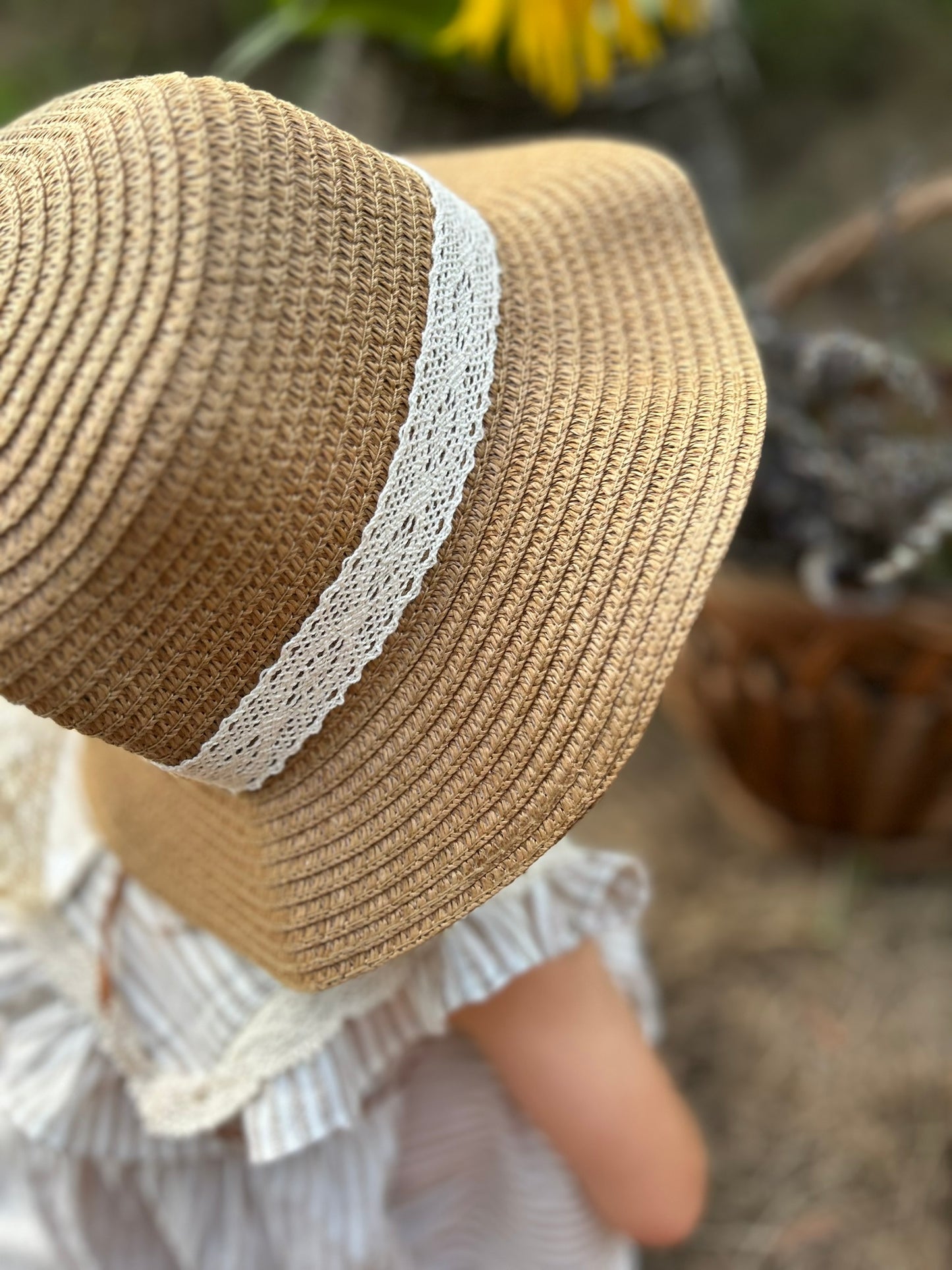 Šeširić pleteni sa mašnom